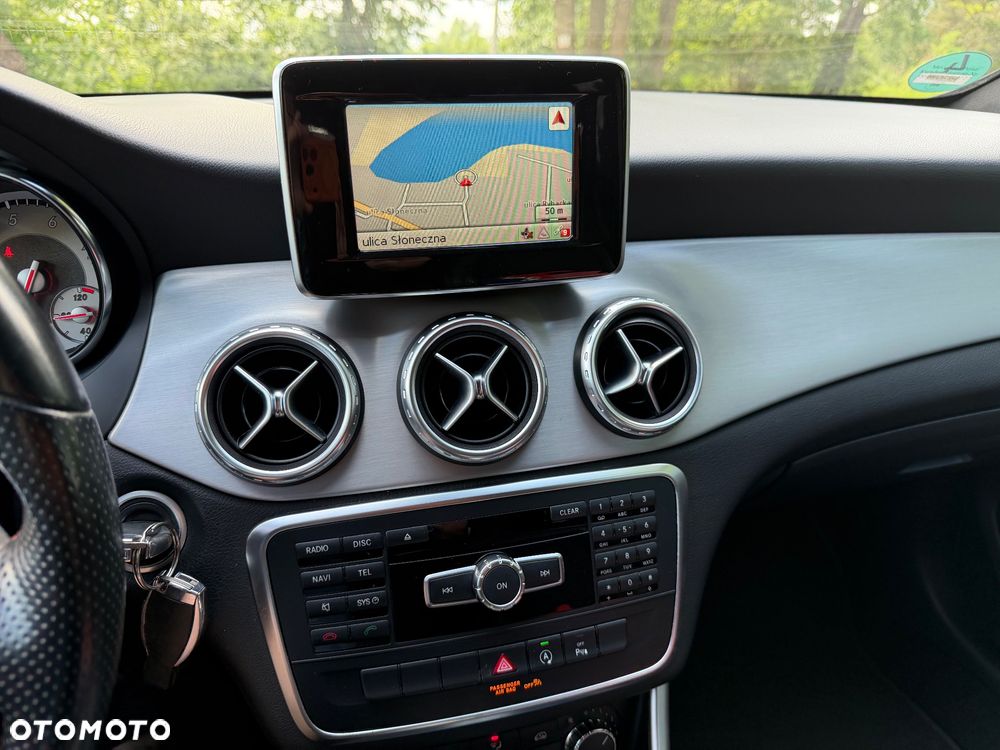 Mercedes-Benz GLA 200 AMG Line - 17