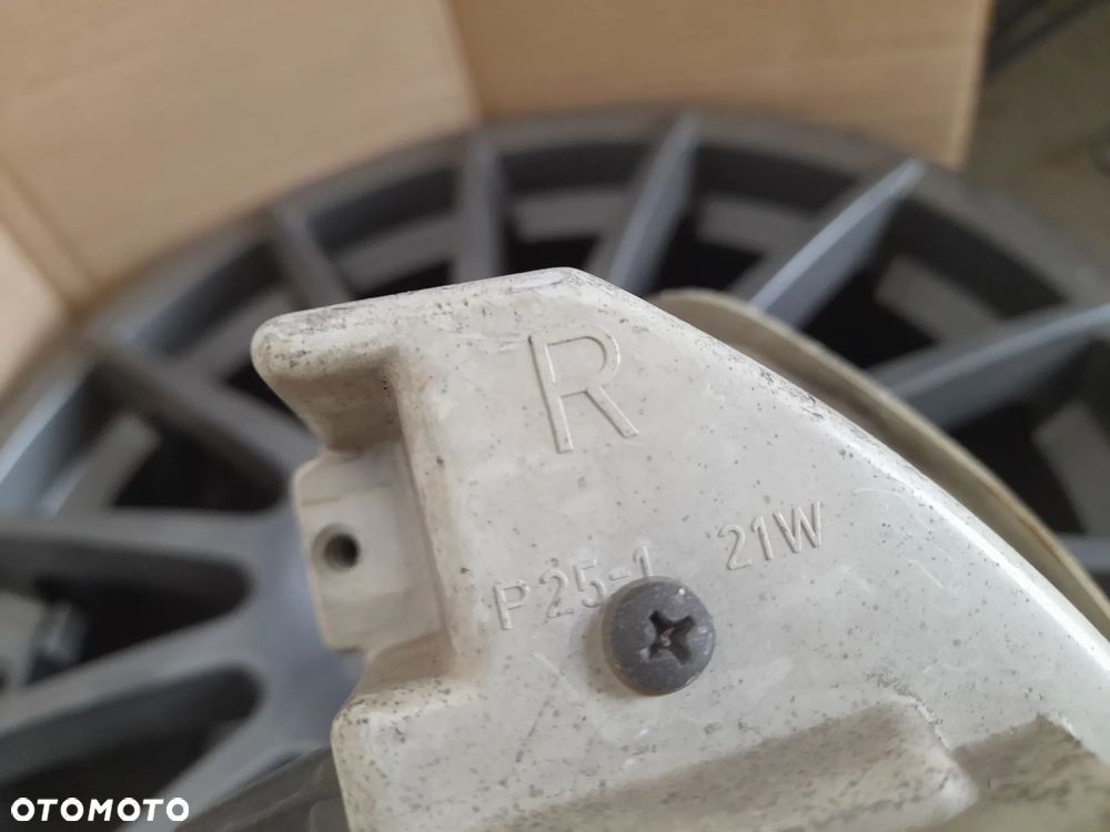 Kierunkowskaz prawy przód Audi 100 C2 Hella 431953050B - 4