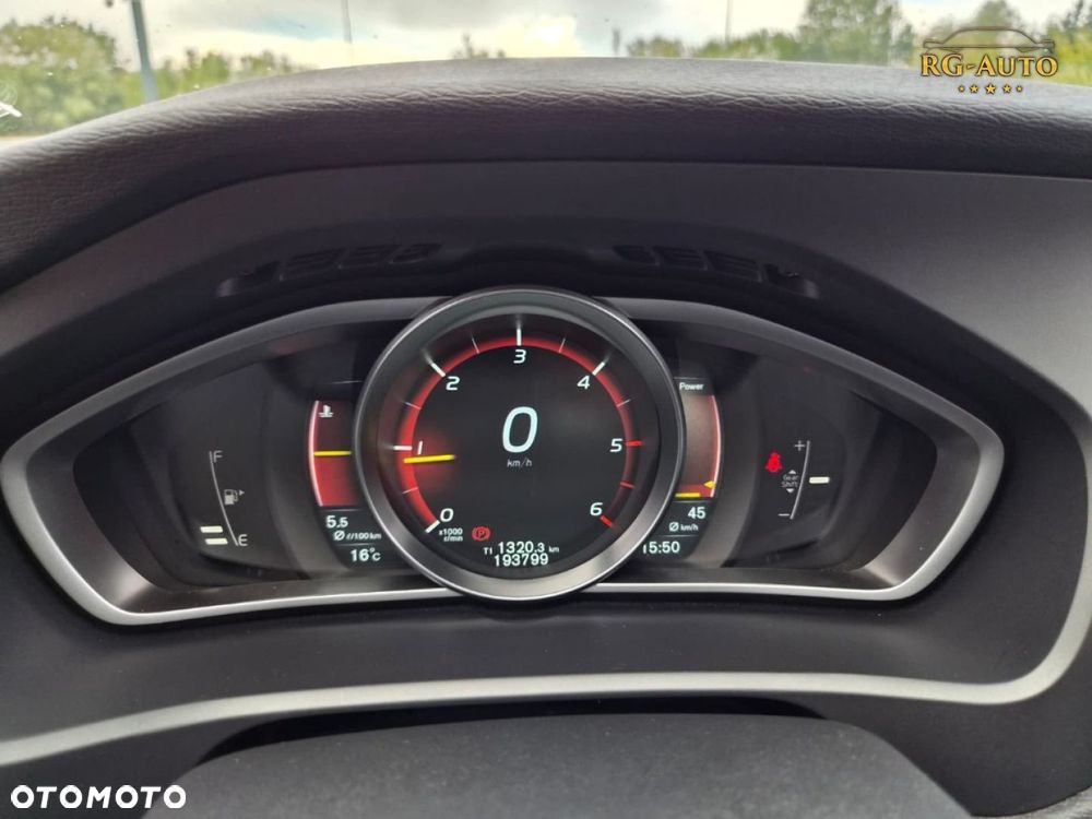 Volvo V40 - 40