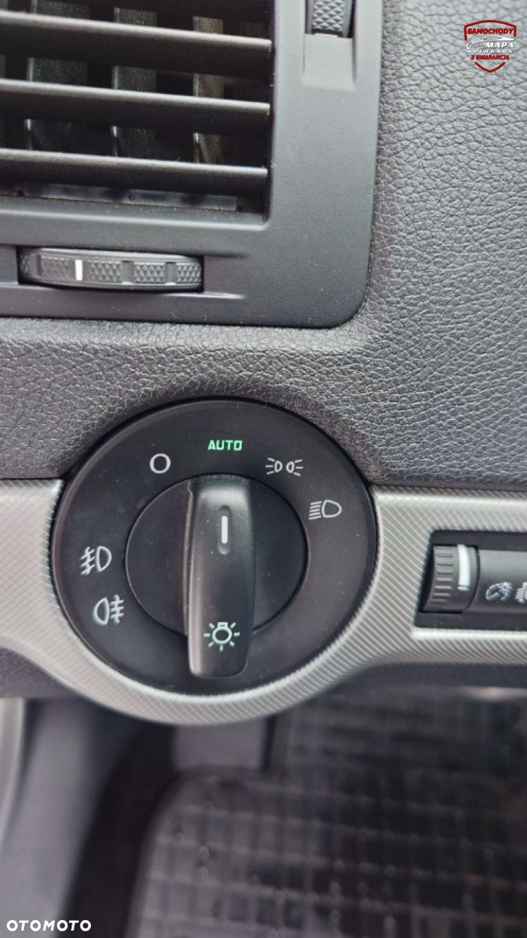 Skoda Octavia 1.4 TSI Ambiente DSG - 26