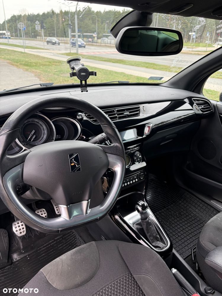 Citroën DS3 1.6 e-HDi SoChic - 11