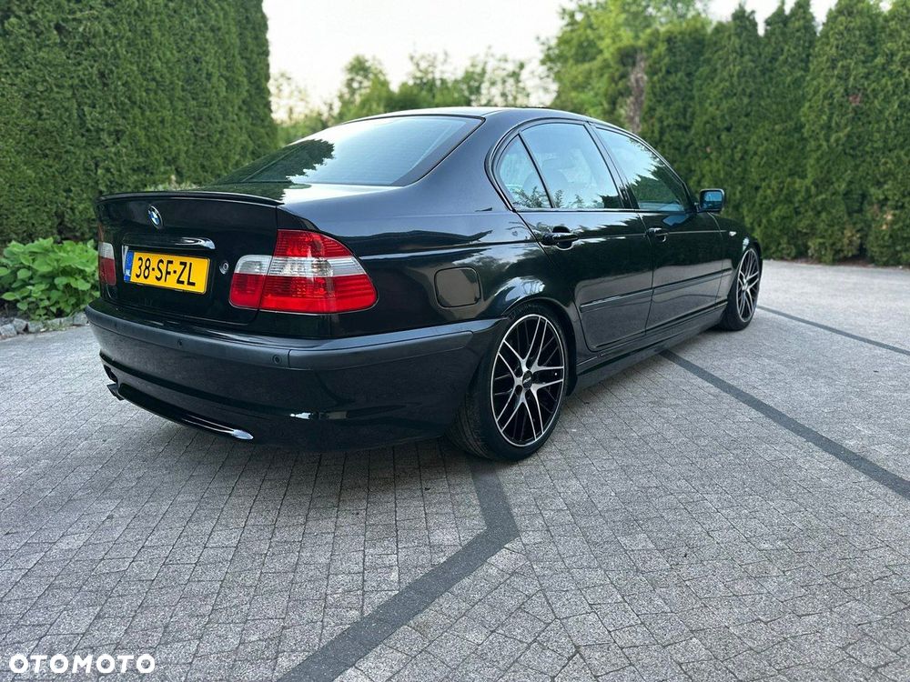 BMW Seria 3 325i Edition Sport - 31