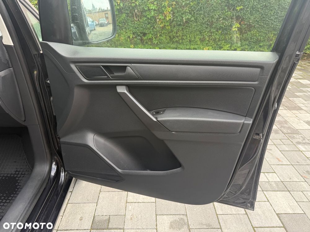 Volkswagen Caddy Maxi 2.0 TDI Trendline DSG - 25