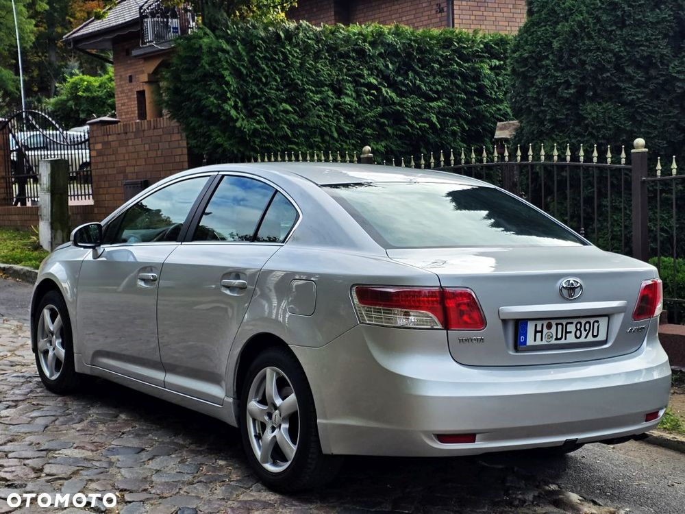 Toyota Avensis 1.8 Premium EU5 - 4