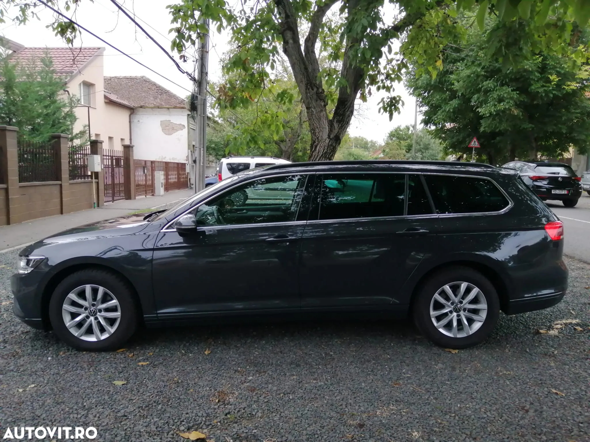 Volkswagen Passat - 11