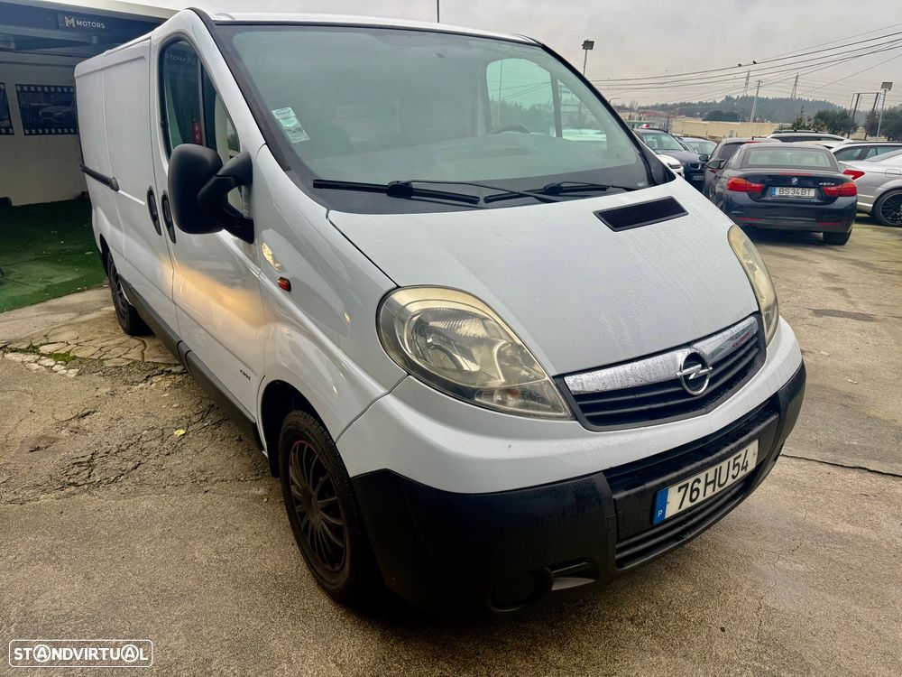 Opel Vivaro longa - 31