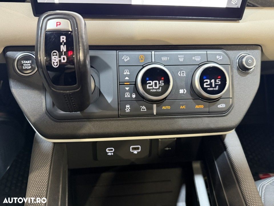 Land Rover Defender - 20