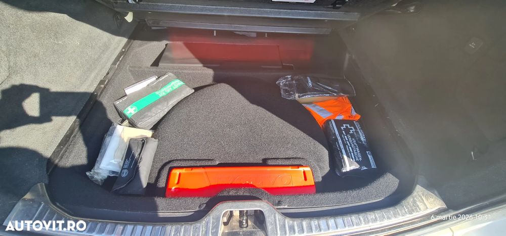 Volvo XC 60 D5 AWD Start-Stop Rdesign - 10