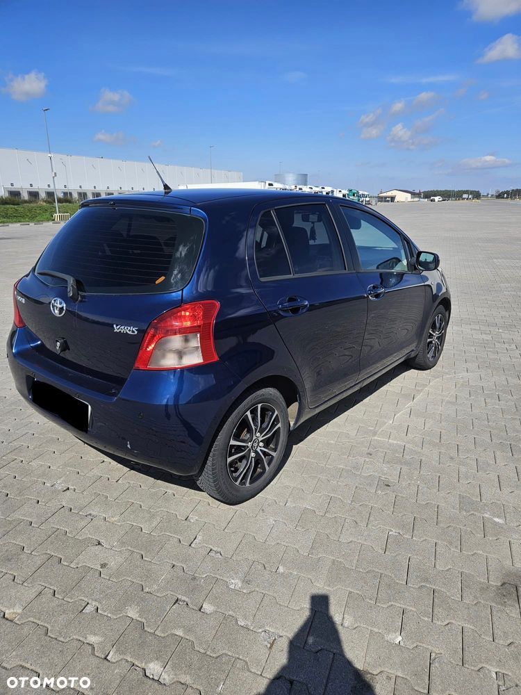Toyota Yaris - 4