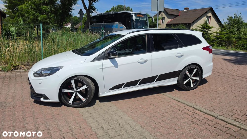 Ford Focus SW 2.0 EcoBoost ST Leather Sport Pack - 26