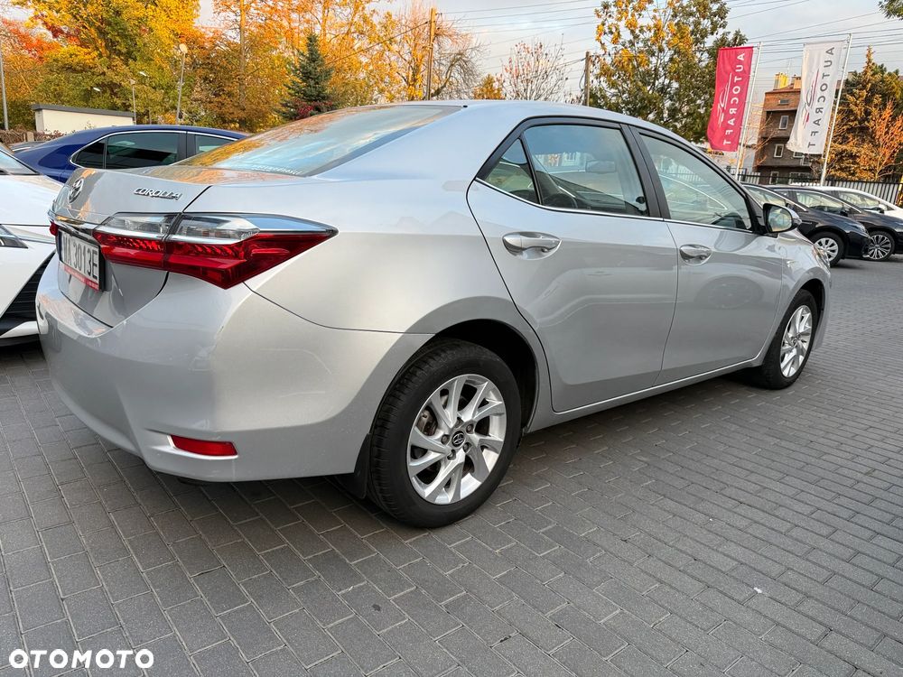 Toyota Corolla 1.6 Comfort - 17