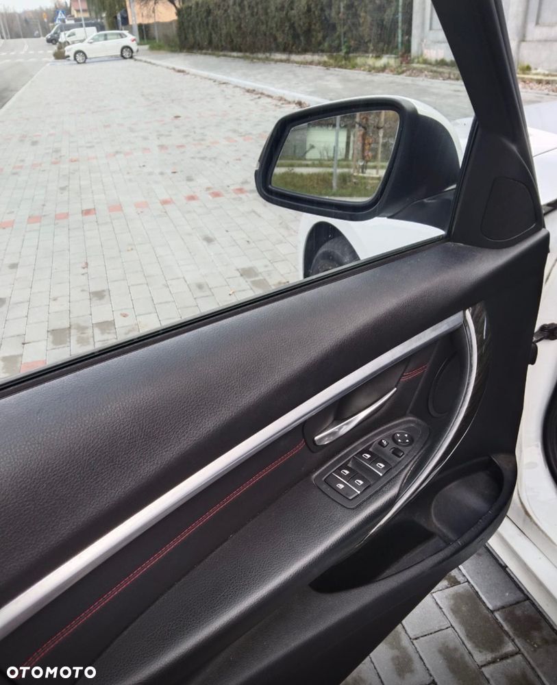 BMW Seria 3 328i xDrive - 11
