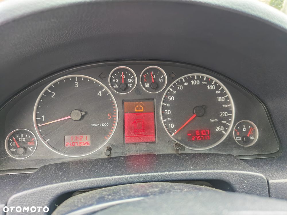 Audi A6 Avant 2.5 TDI quattro - 8