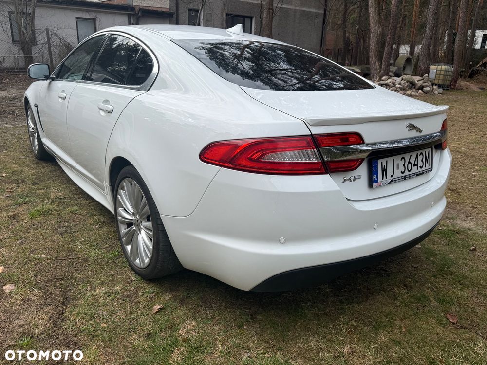 Jaguar XF 2.2 D Luxury - 6