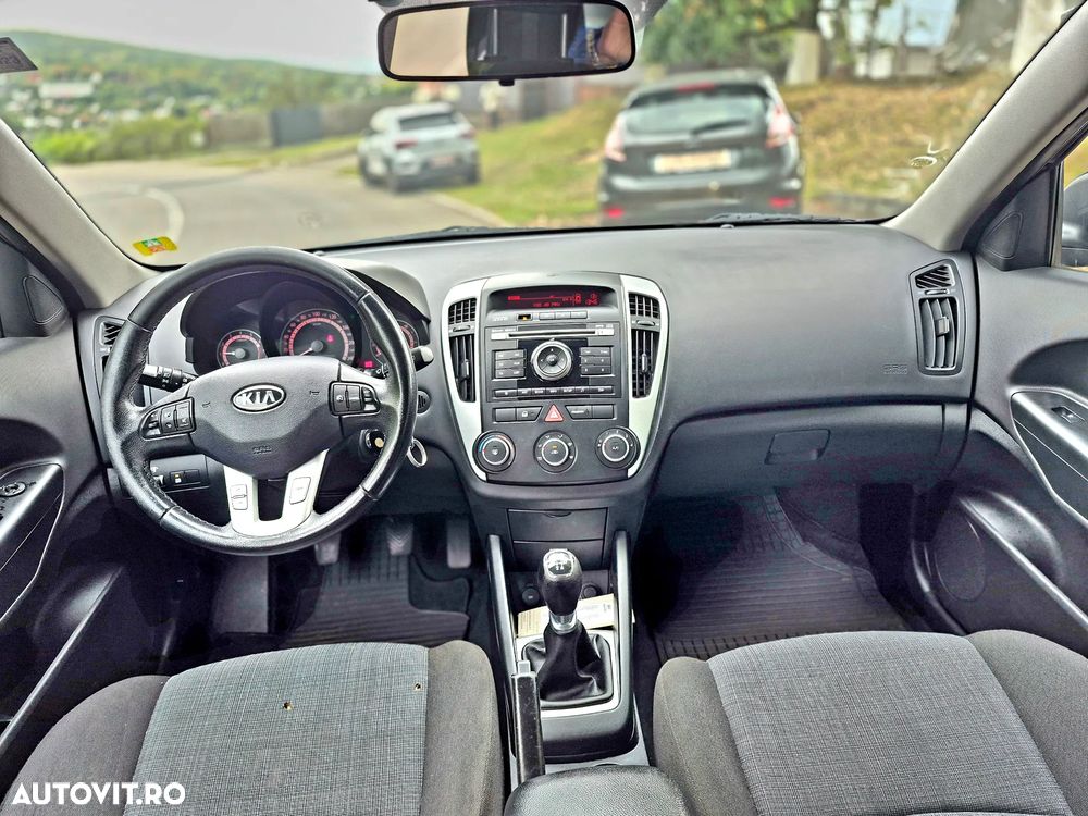 Kia Ceed 1.6 GDI Dream Team Edition - 5