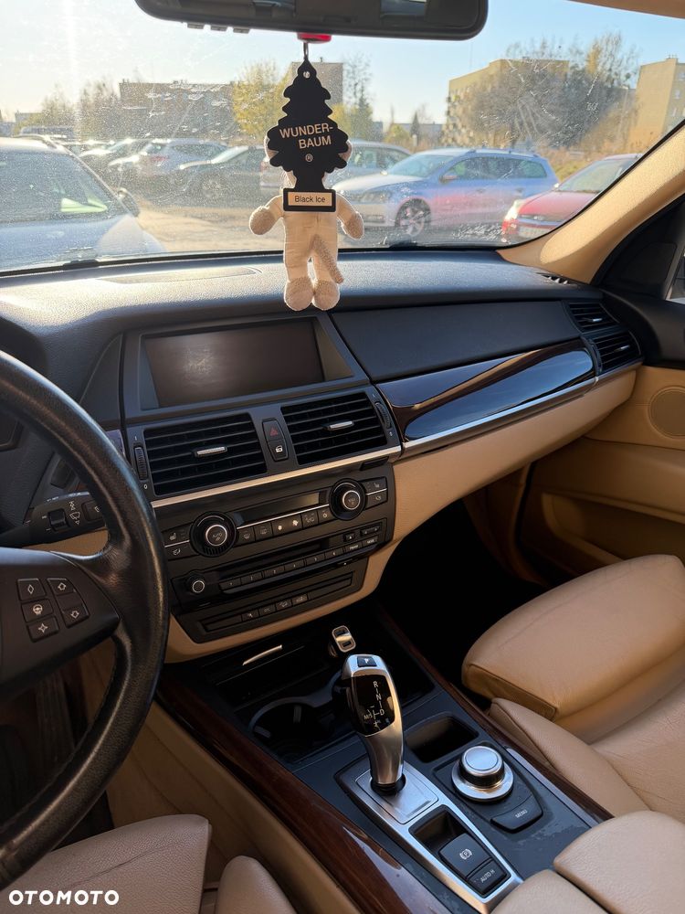 BMW X5 xDrive48i - 10