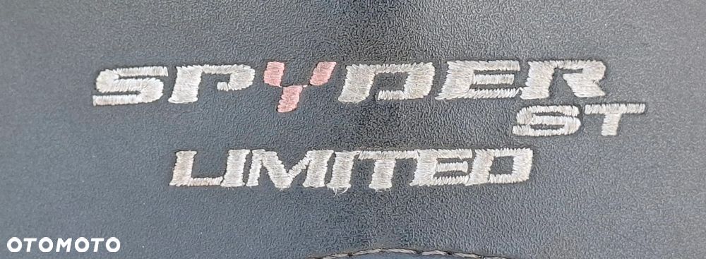 Can-Am Spyder - 9
