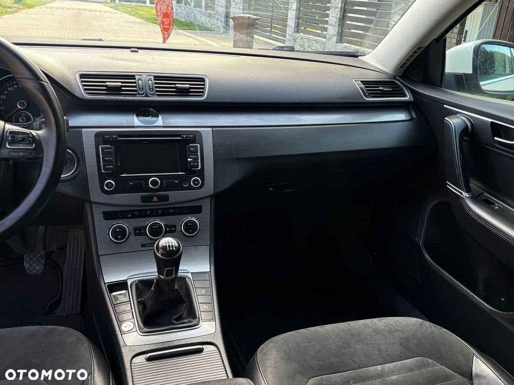 Volkswagen Passat - 17