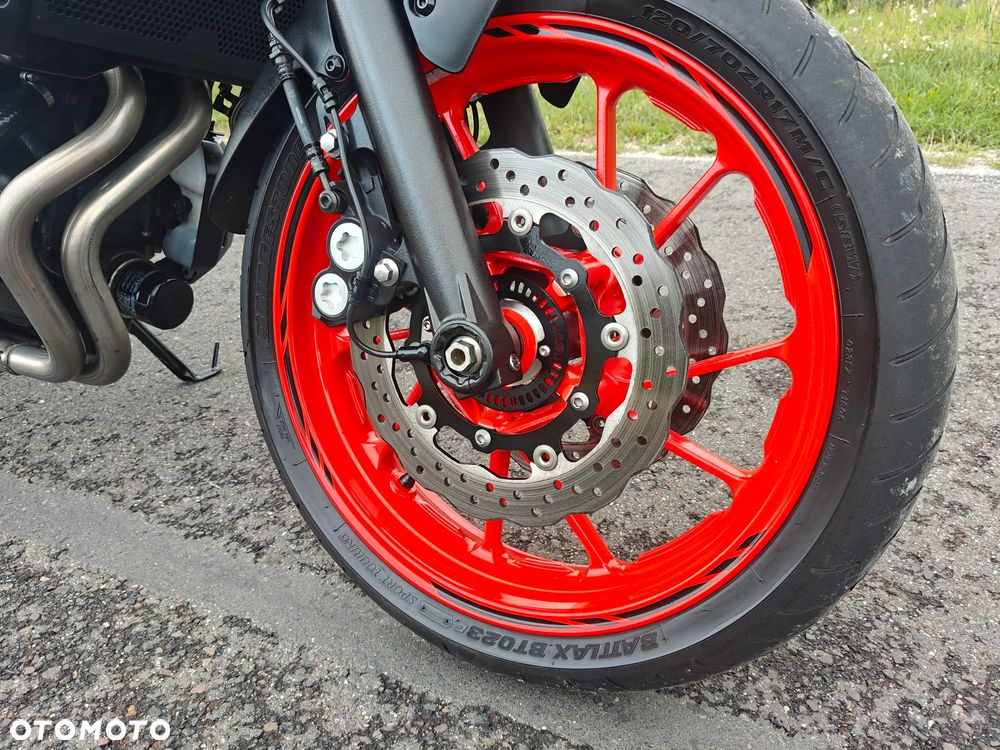 Yamaha MT - 12