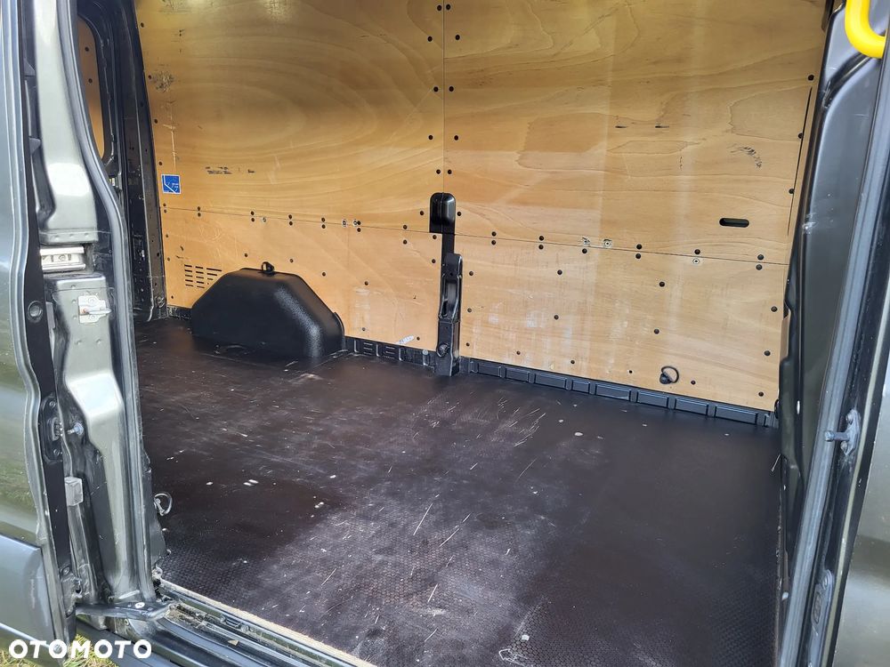 Ford Transit - 18