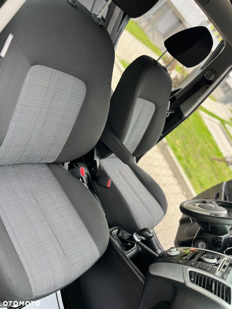 Kia Venga 1.4 CVVT Business Line - 24