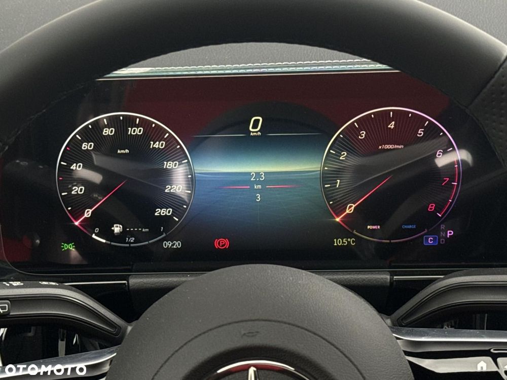 Mercedes-Benz GLA - 16