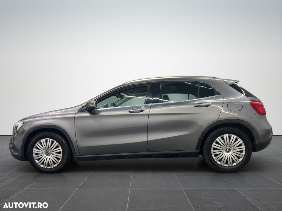 Mercedes-Benz GLA - 8