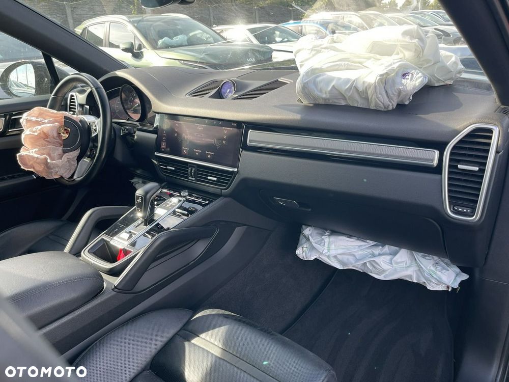 Porsche Cayenne E-Hybrid Platinum Edition - 12
