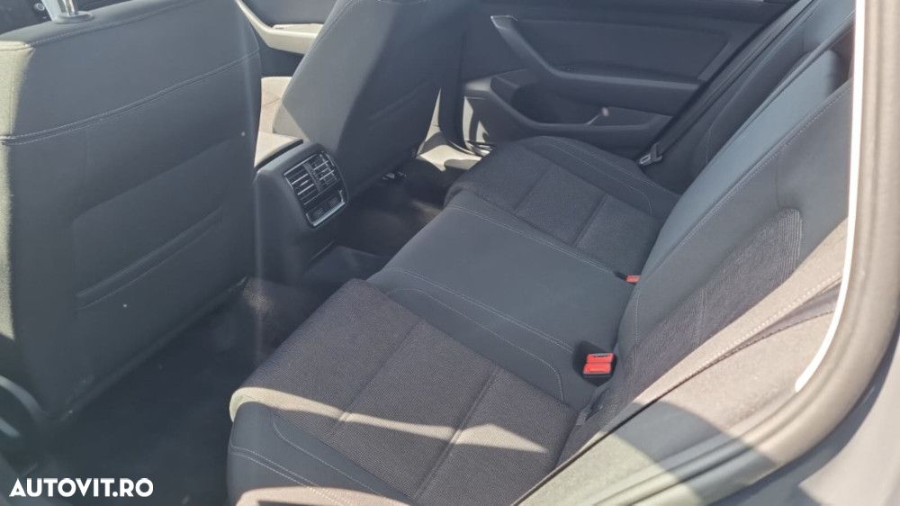 Volkswagen Passat Variant 2.0 TDI SCR DSG Comfortline - 16