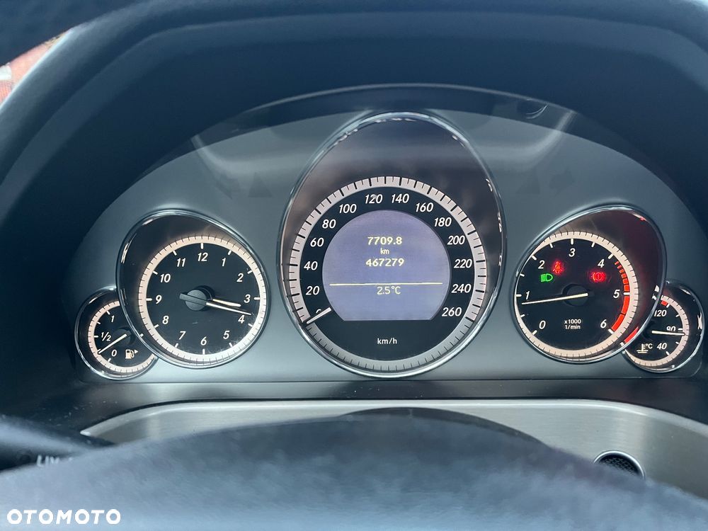 Mercedes-Benz Klasa E 250 CDI BlueEff Avantgarde - 9