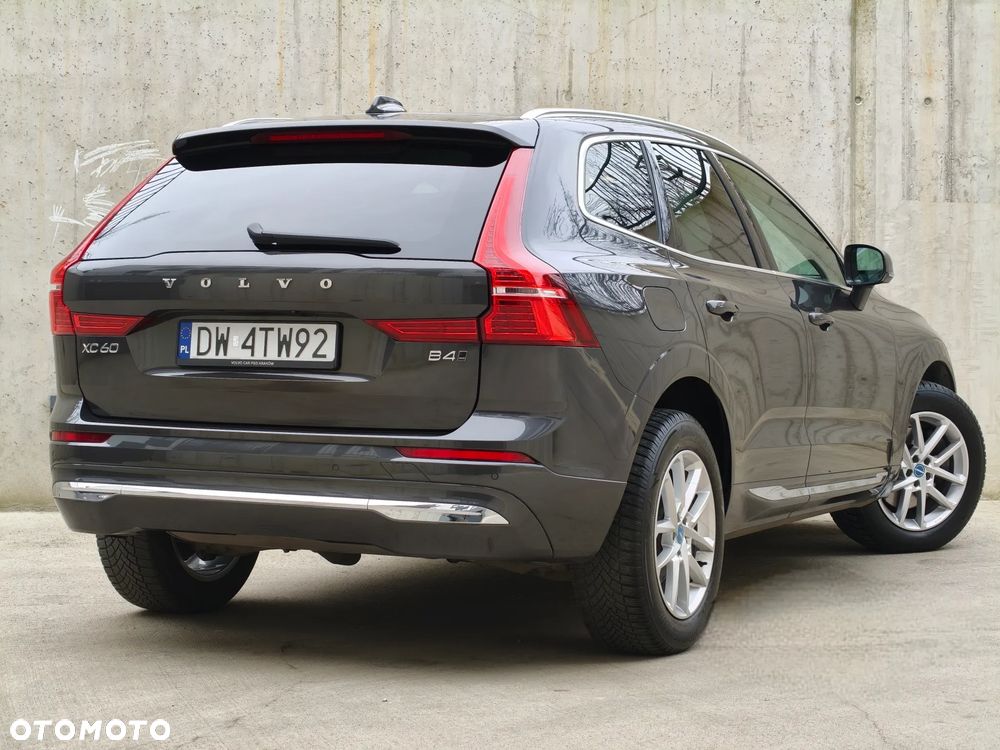 Volvo XC 60 B4 D AWD Plus Bright - 2