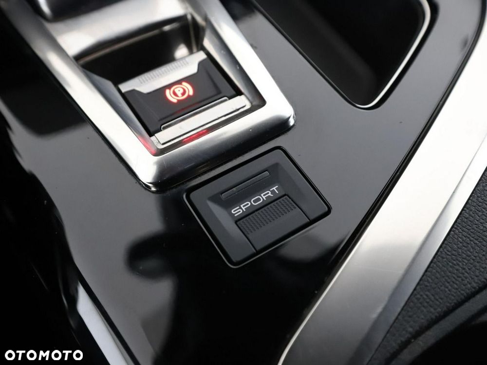 Peugeot 5008 1.5 BlueHDi GT S&S EAT8 - 32