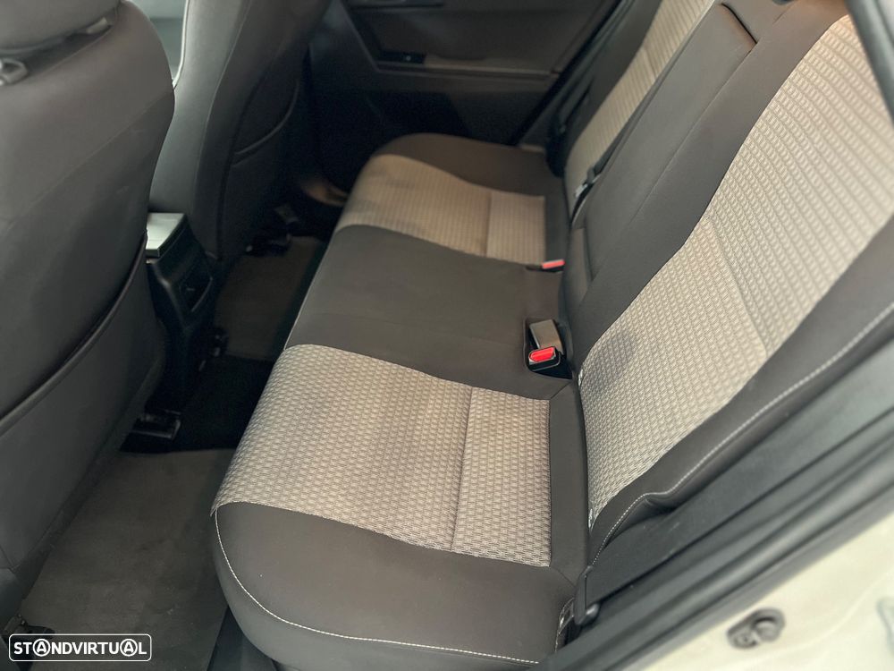 Toyota Auris Touring Sports 1.8 HSD Comfort - 31