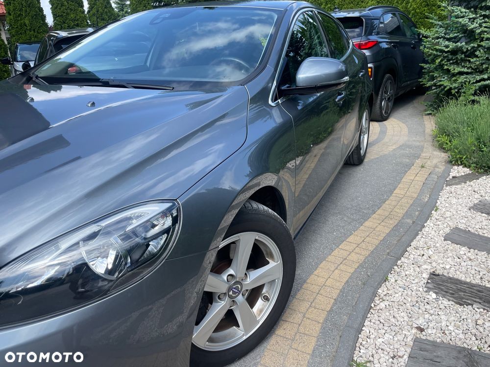 Volvo V40 D2 Powershift Momentum - 26