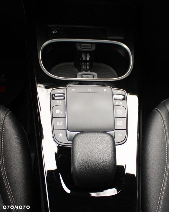 Mercedes-Benz CLA - 33
