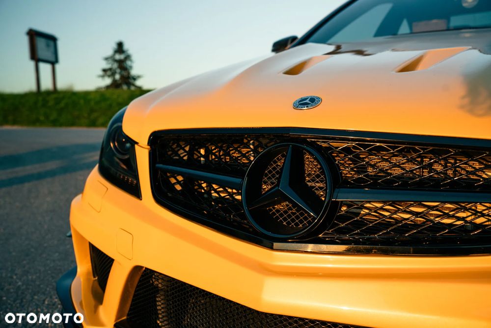 Mercedes-Benz Klasa C 63 AMG - 13