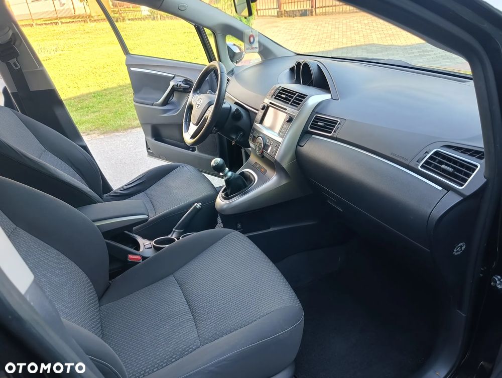 Toyota Verso 1.6 Premium - 33