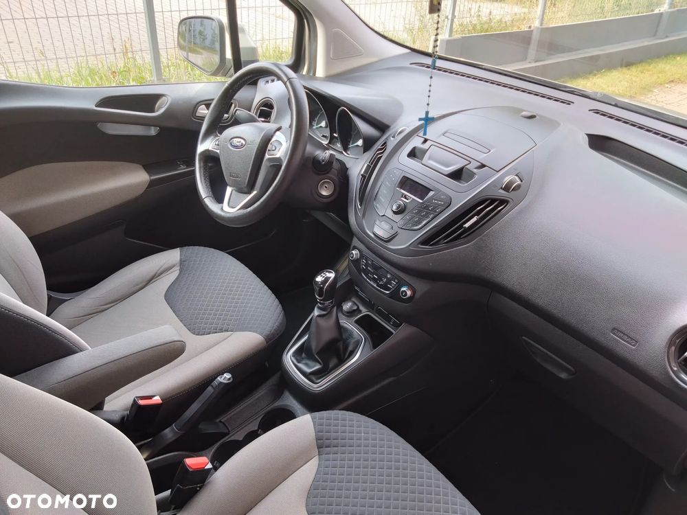 Ford Tourneo Courier 1.0 EcoBoost Titanium - 11