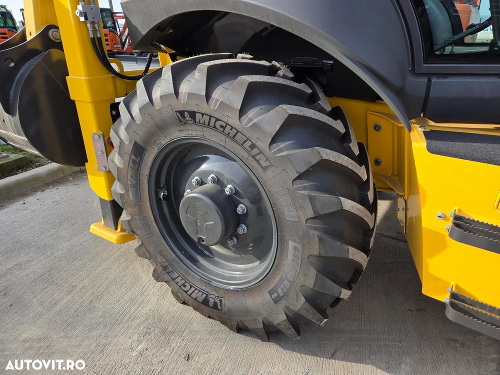 New Holland ROTI EGALE, 89kW-120CP, BRAT extensibil adanc sapare 6m, Powershift, cupa mulfufntionala 4x1 cu FURCI, Anvelope Michelin, Aer conditionat, Cutie automata, Radio, Certificat CE, garantie 1 an, posibilitate leasing 4 ani, PROMOTIE 86.900 EUR+Tva - 11