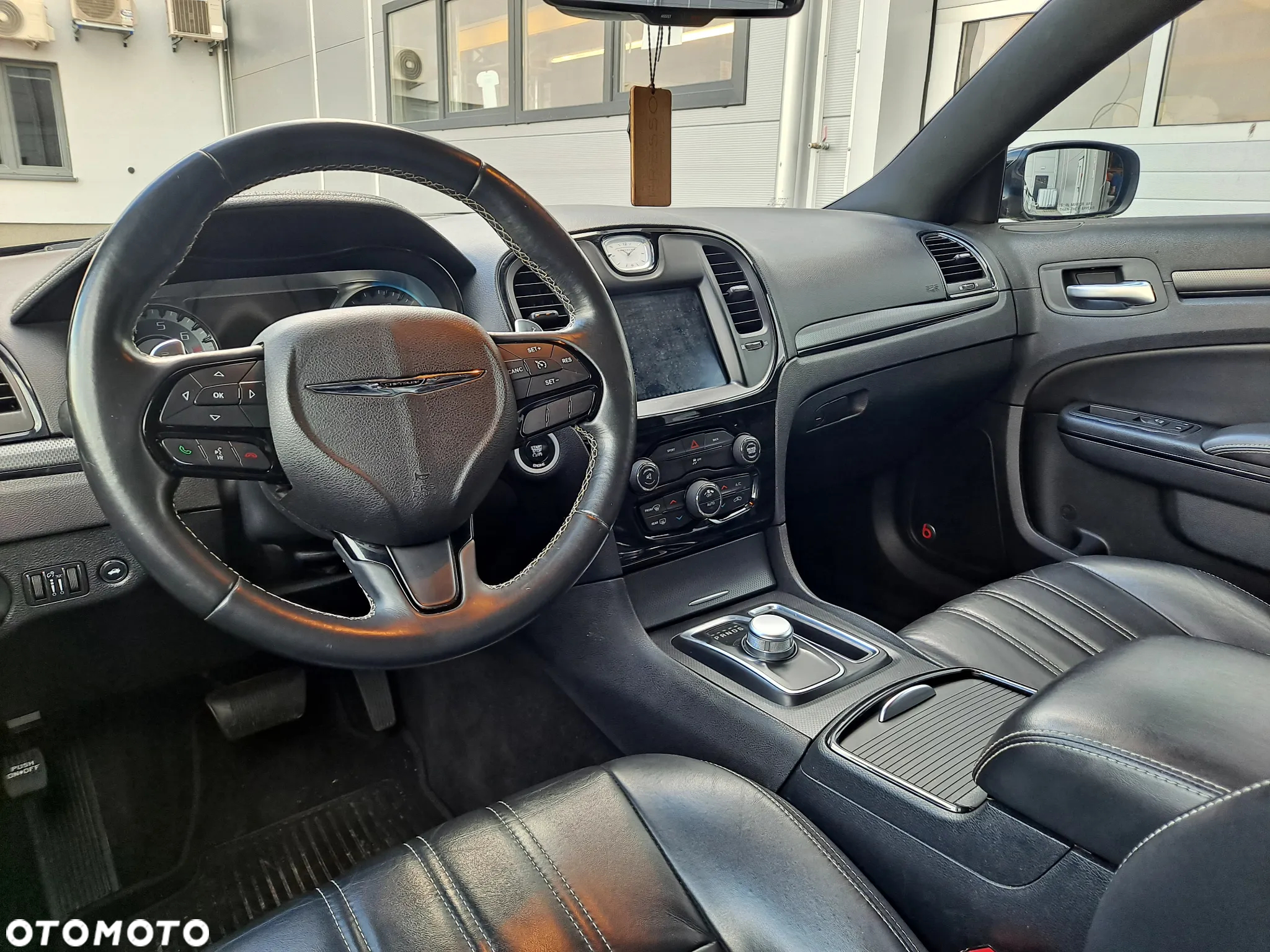 Chrysler 300s - 23