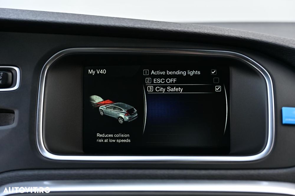 Volvo V40 D3 Geartronic RDesign - 26