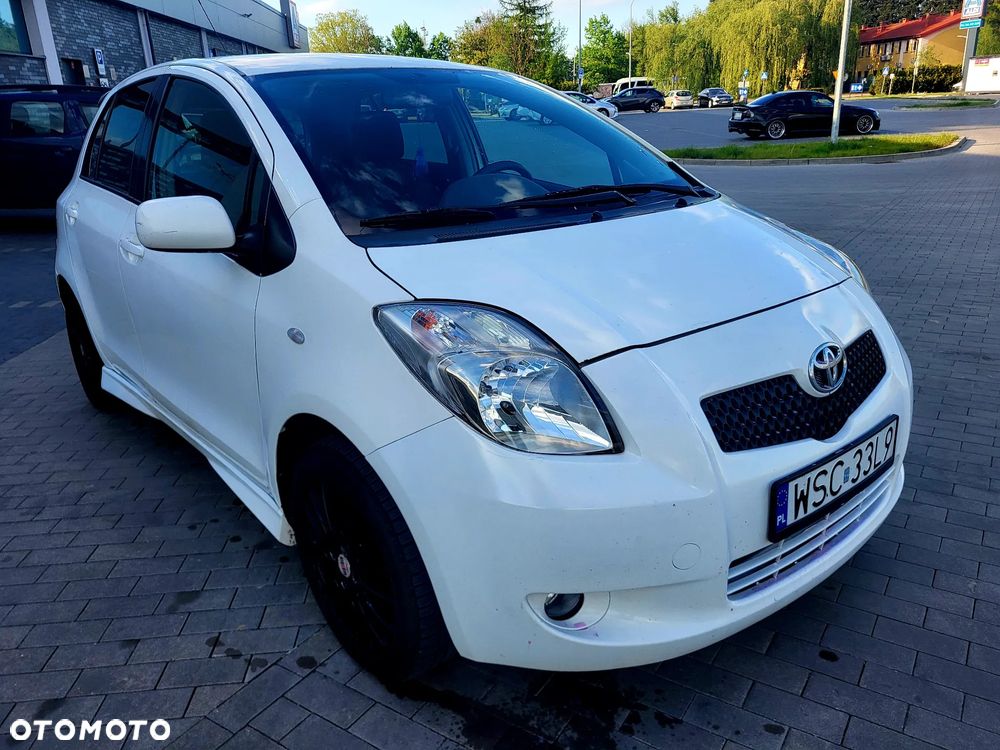 Toyota Yaris 1.0 Luna A/C - 3