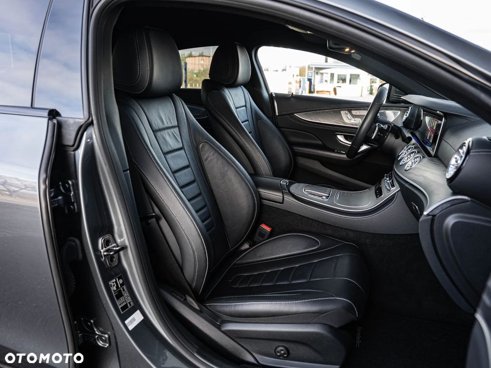 Mercedes-Benz CLS 300 d 4Matic 9G-TRONIC AMG Line - 25