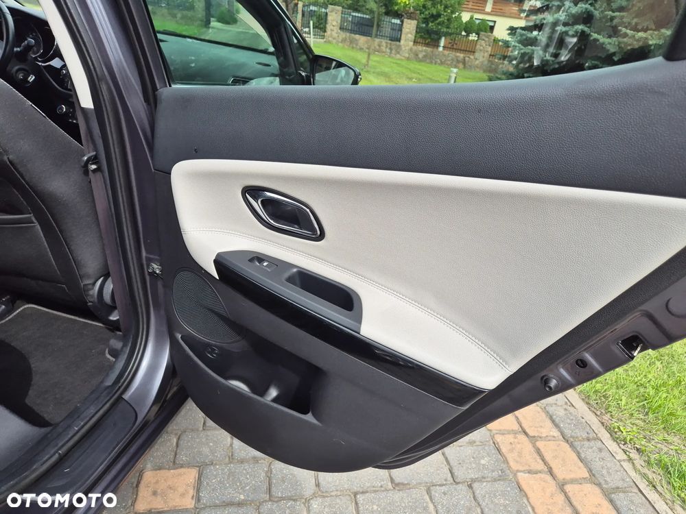 Kia Ceed 1.4 CVVT Dream-Team Edition - 17