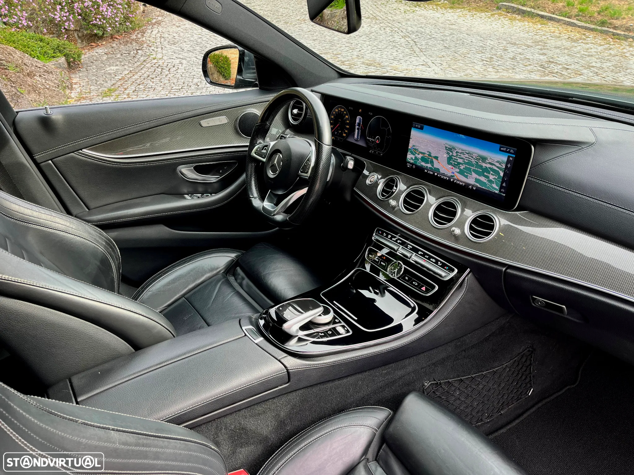 Mercedes-Benz E 220 d 4Matic T 9G-TRONIC AMG Line - 16