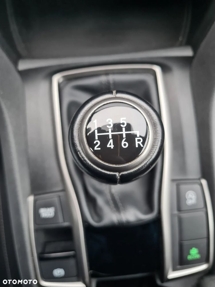 Honda Civic 1.0 T Comfort Sport Line - 24