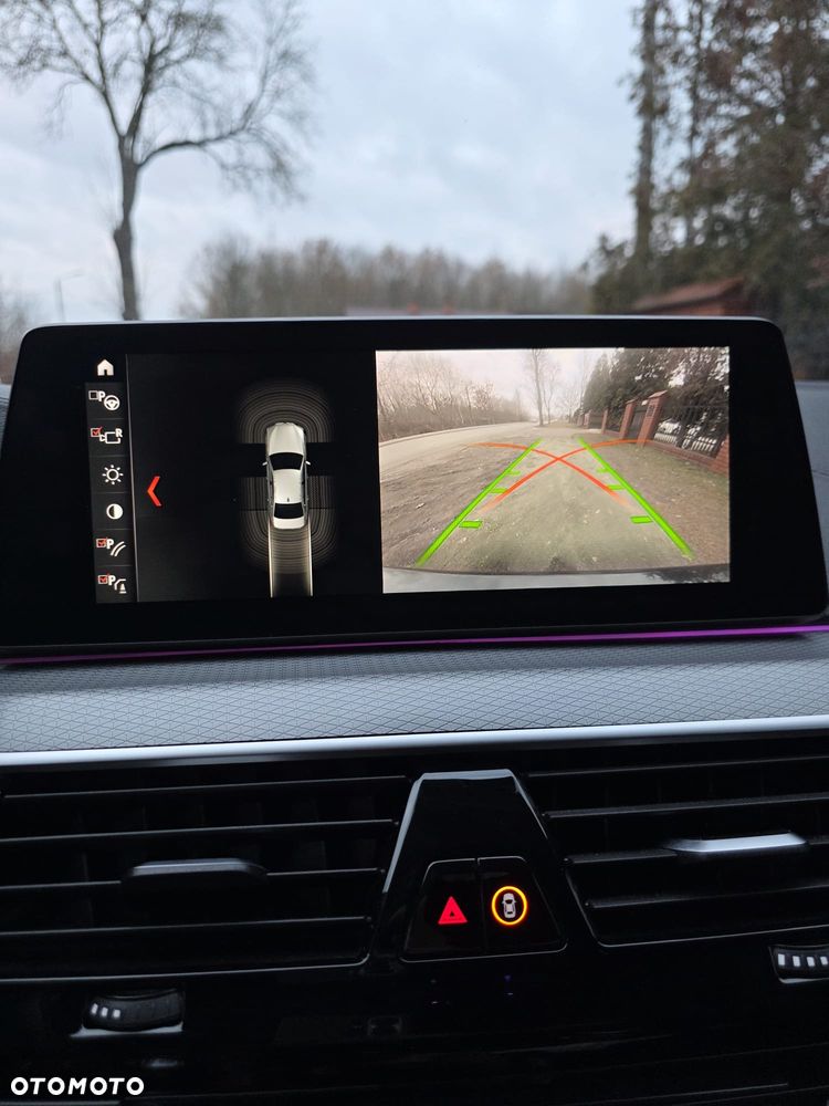 BMW Seria 5 520d M Sport Edition - 16