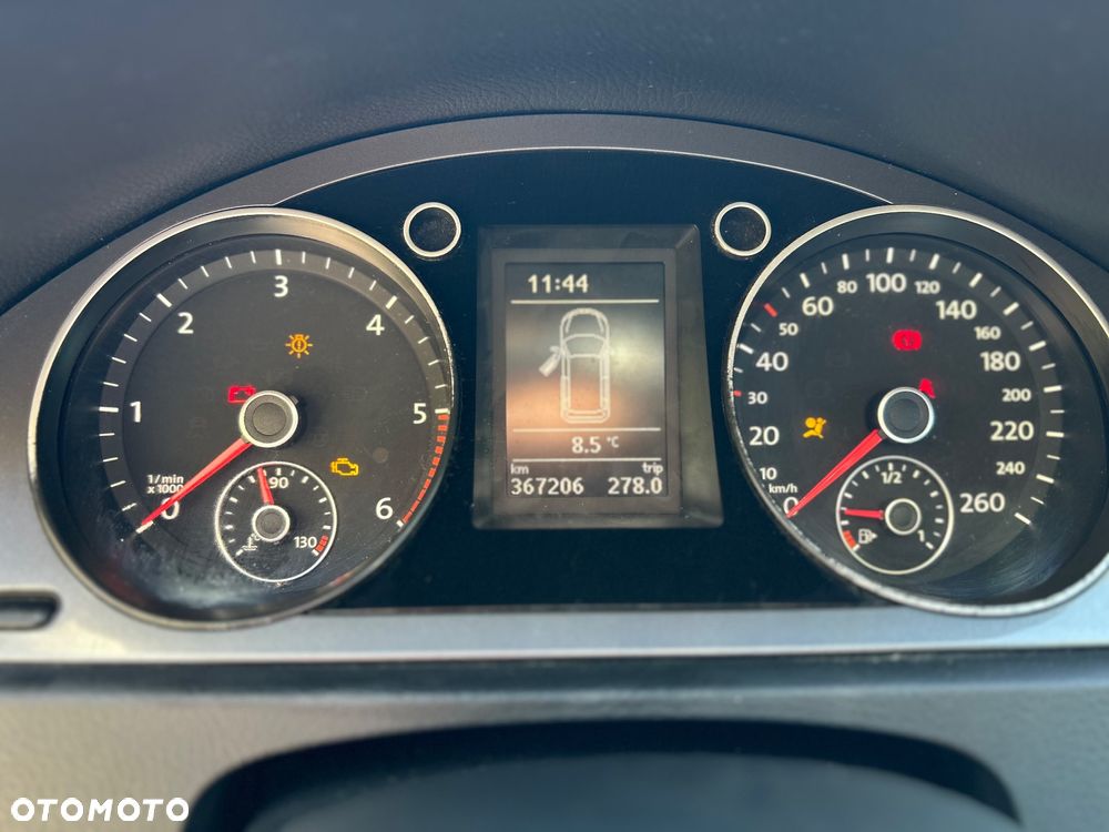 Volkswagen Passat 1.6 TDI DPF BlueMotion Technology Comfortline - 24