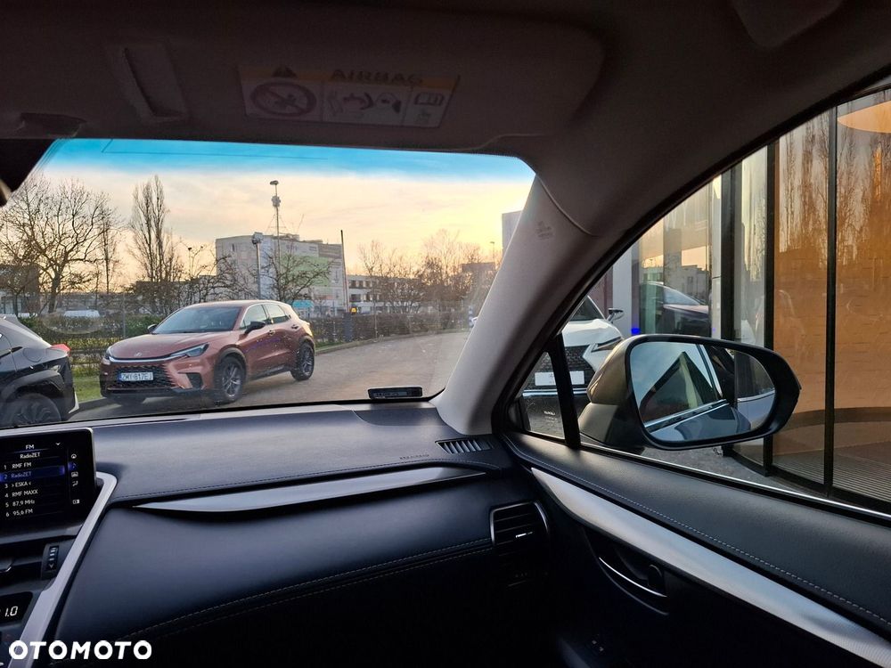 Lexus NX 300h Comfort AWD - 30