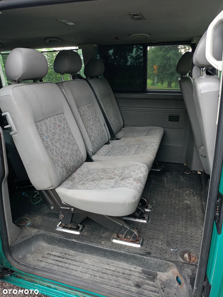 Volkswagen Caravelle - 8